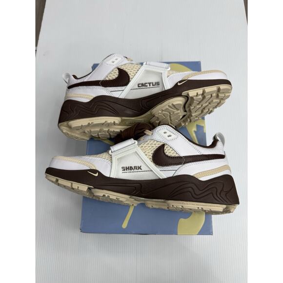 Size 9 - Nike Travis Scott x Zoom Field Jaxx Light Chocolate HQ3073-100 main image 10